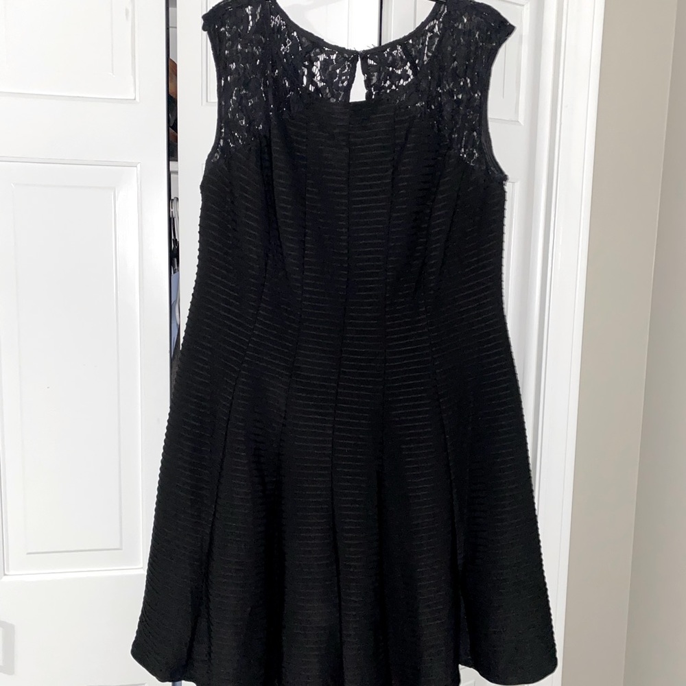 Women's Plus Size Laced Cap Sleeve Dress